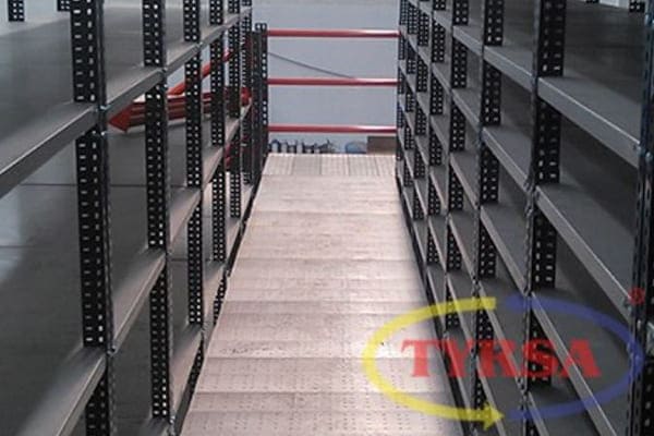 Estantes metálicos Estantes metálicos